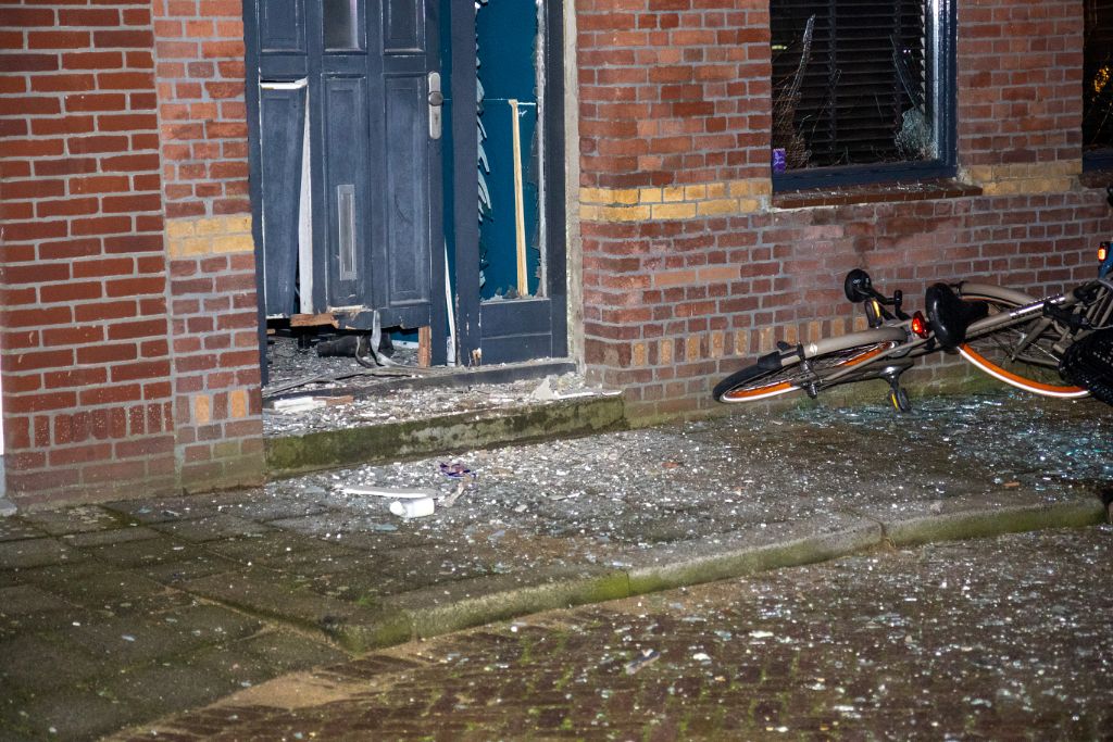 Politie zoekt getuigen explosie Oosterdwarsstraat